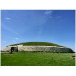 newgrange drogheda irlanda ireland monumento preistorico 3200 a c avanti cristo tumulo funerario monoliti 1699 architettura